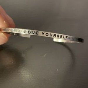 Mantraband "Love Yourself"